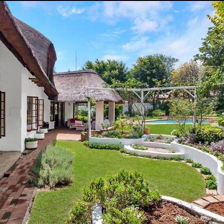 Libra Lodge Sandton Bagian luar foto