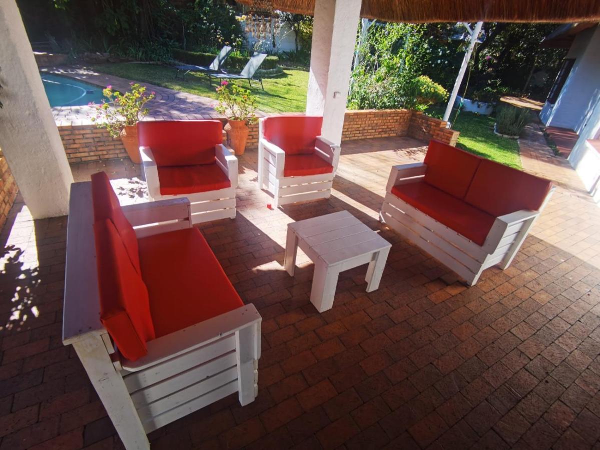 Libra Lodge Sandton Bagian luar foto