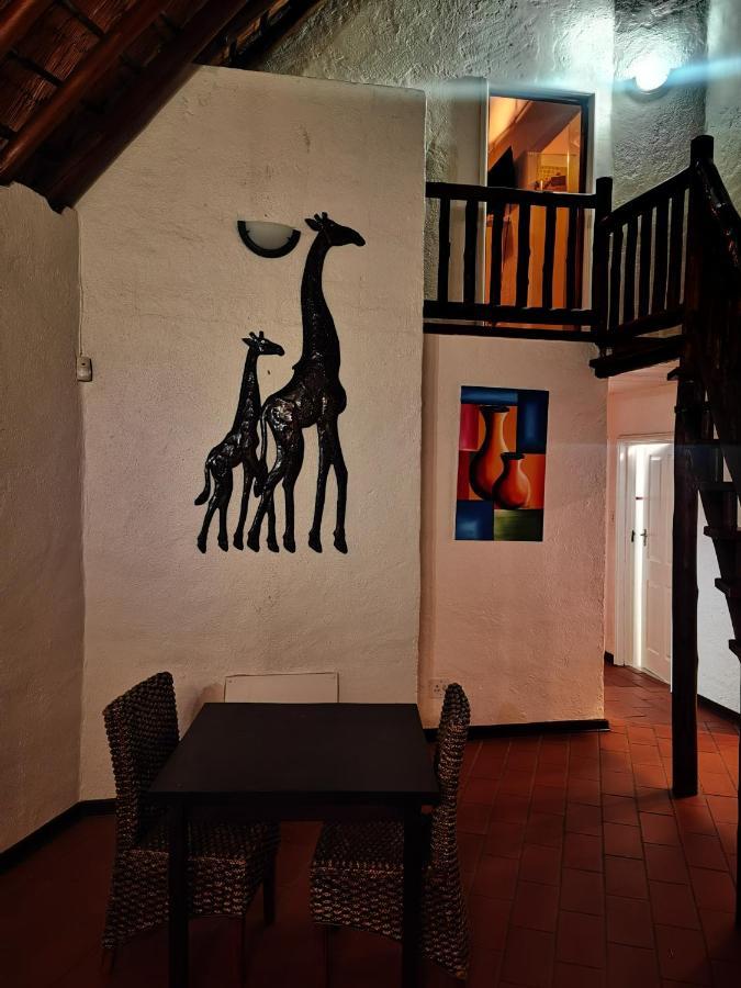 Libra Lodge Sandton Bagian luar foto