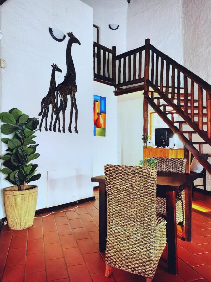 Libra Lodge Sandton Bagian luar foto