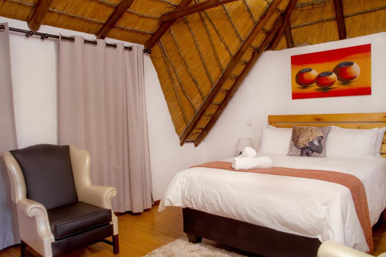 Libra Lodge Sandton Bagian luar foto