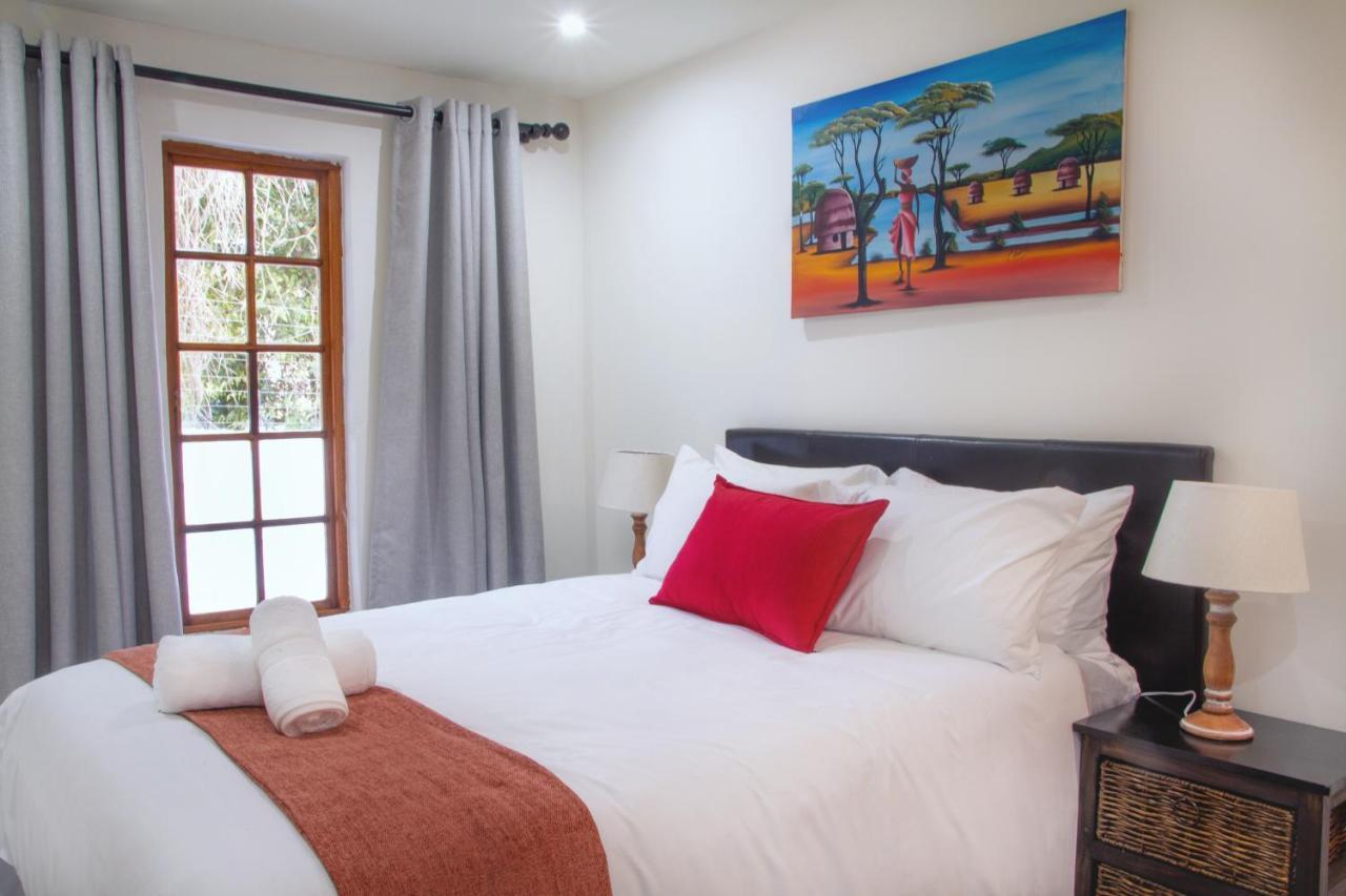 Libra Lodge Sandton Bagian luar foto