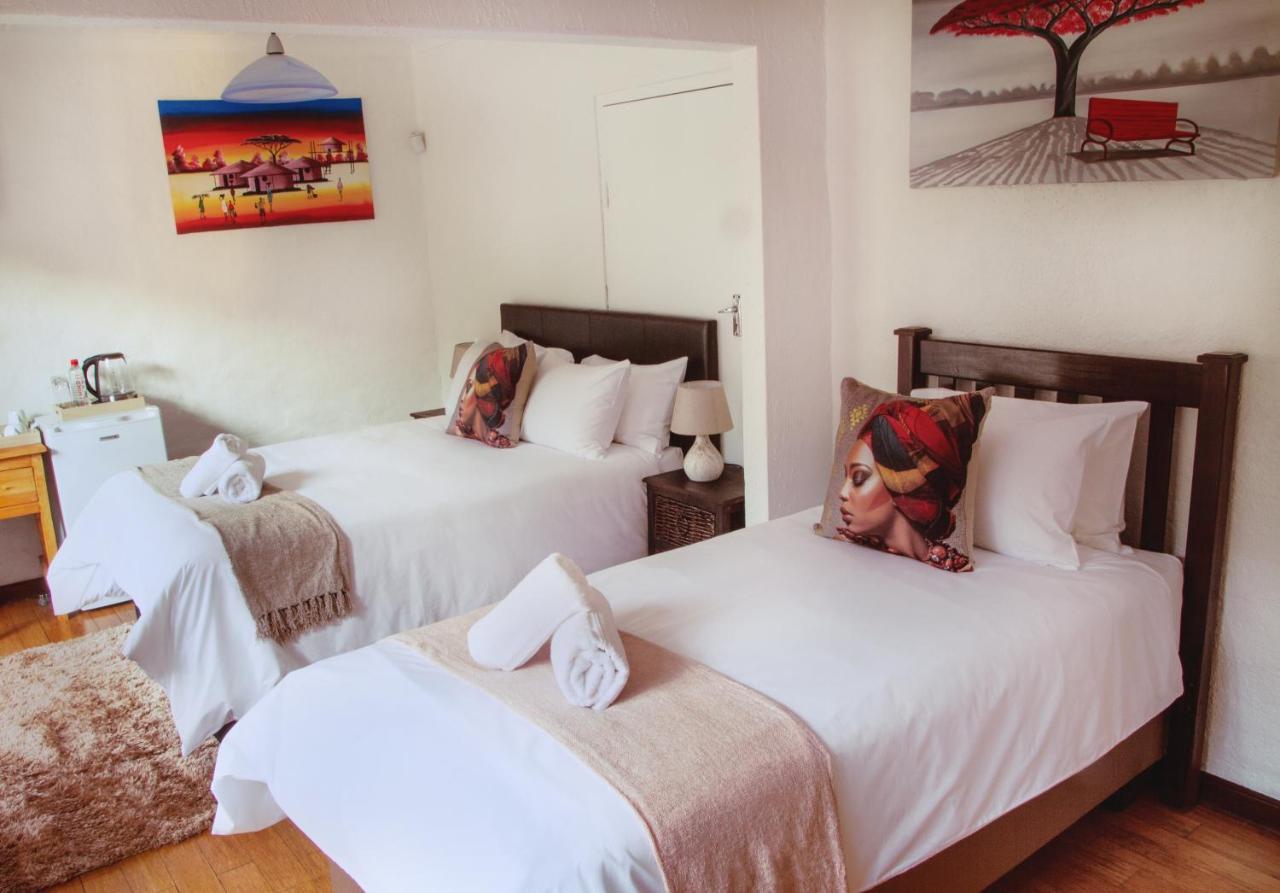 Libra Lodge Sandton Bagian luar foto