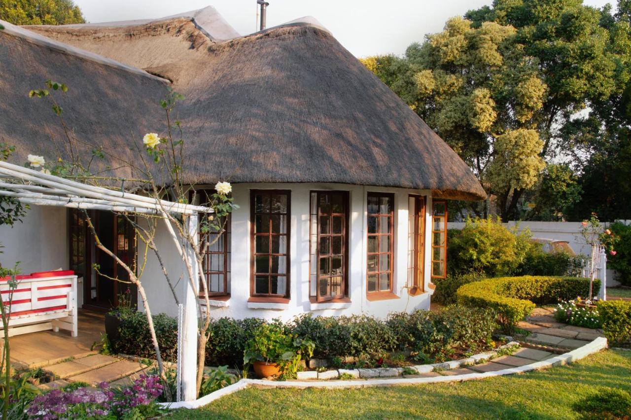 Libra Lodge Sandton Bagian luar foto
