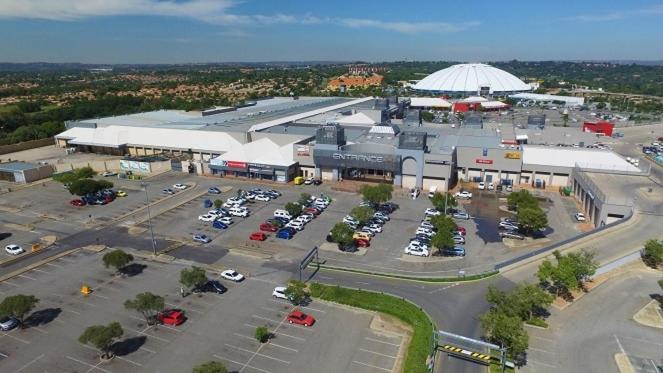 Libra Lodge Sandton Bagian luar foto