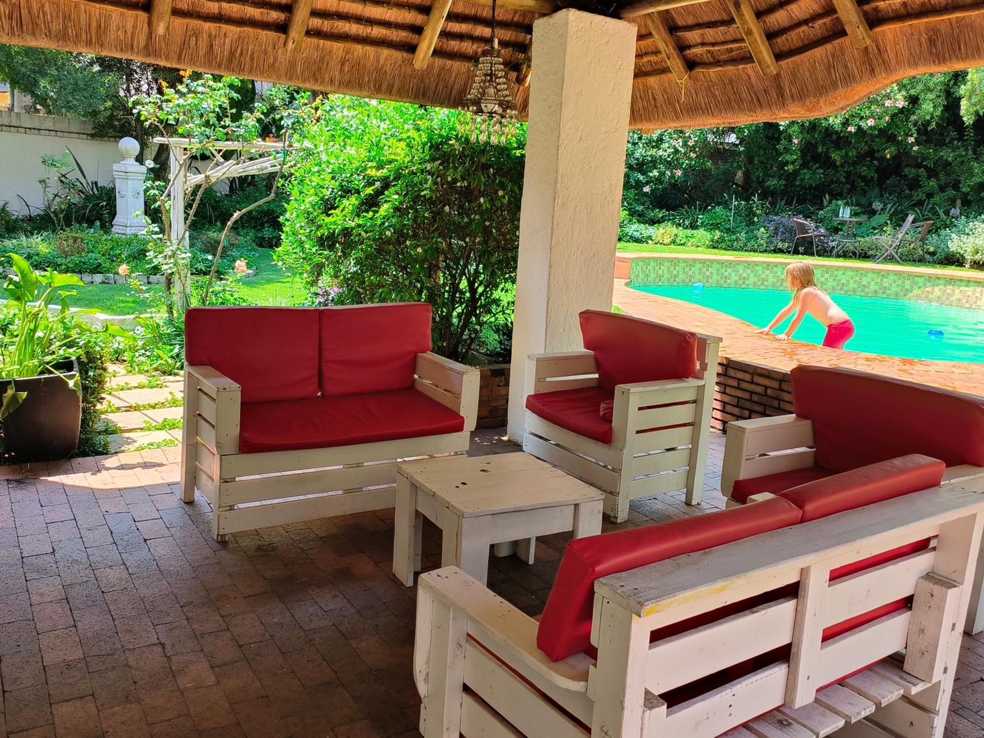 Libra Lodge Sandton Bagian luar foto