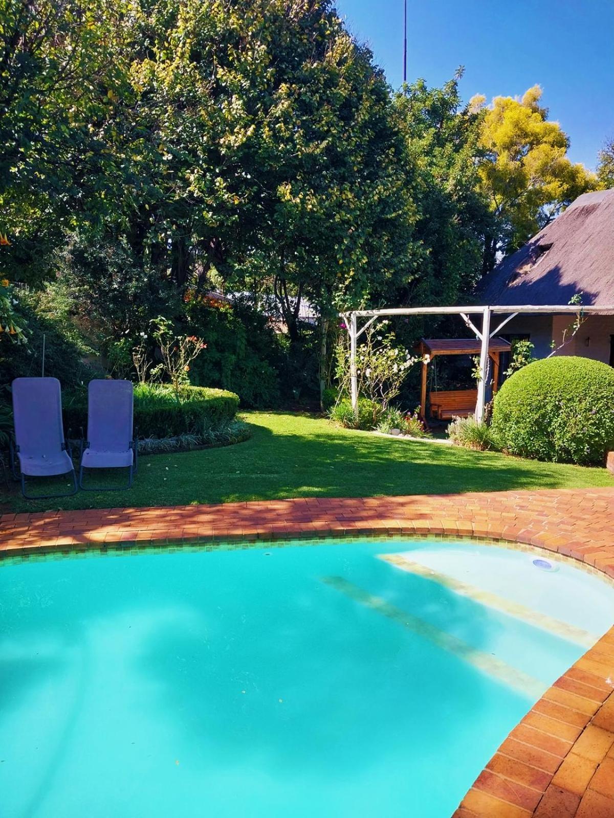 Libra Lodge Sandton Bagian luar foto